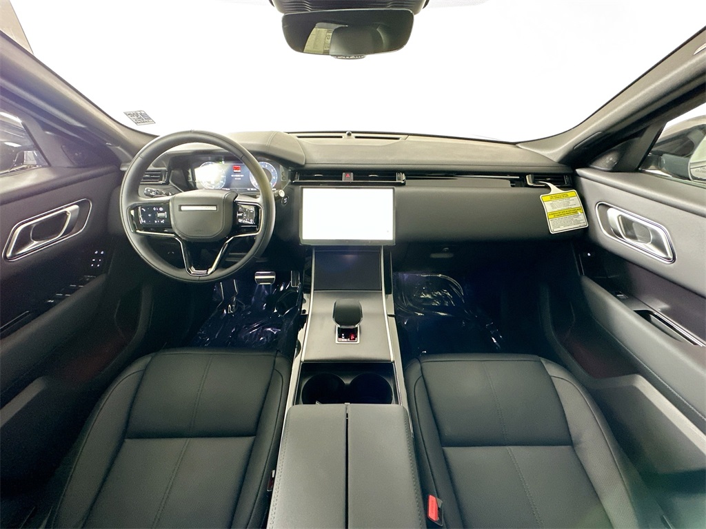 2026 Land Rover Range Rover Velar SE photo 18