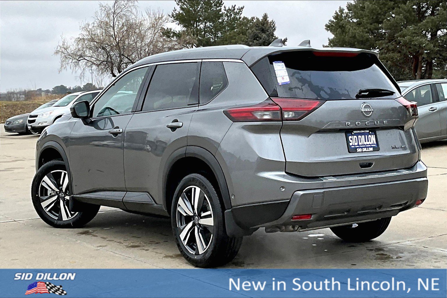 2025 Nissan Rogue SL photo 3