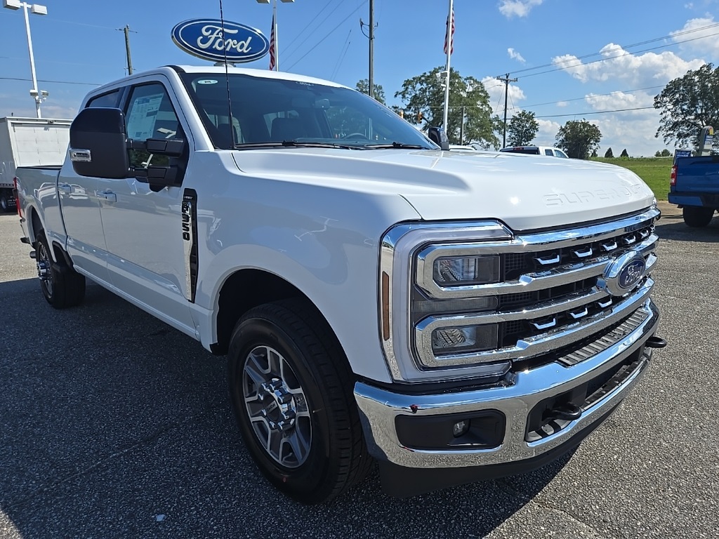 2026 Ford F-350 Lariat photo 3
