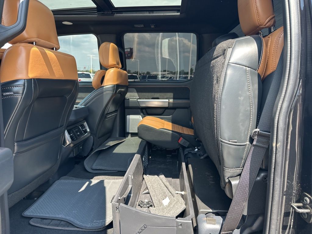 2024 Ford F-350 Platinum photo 40