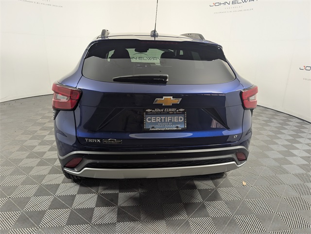 2024 Chevrolet Trax LT photo 3