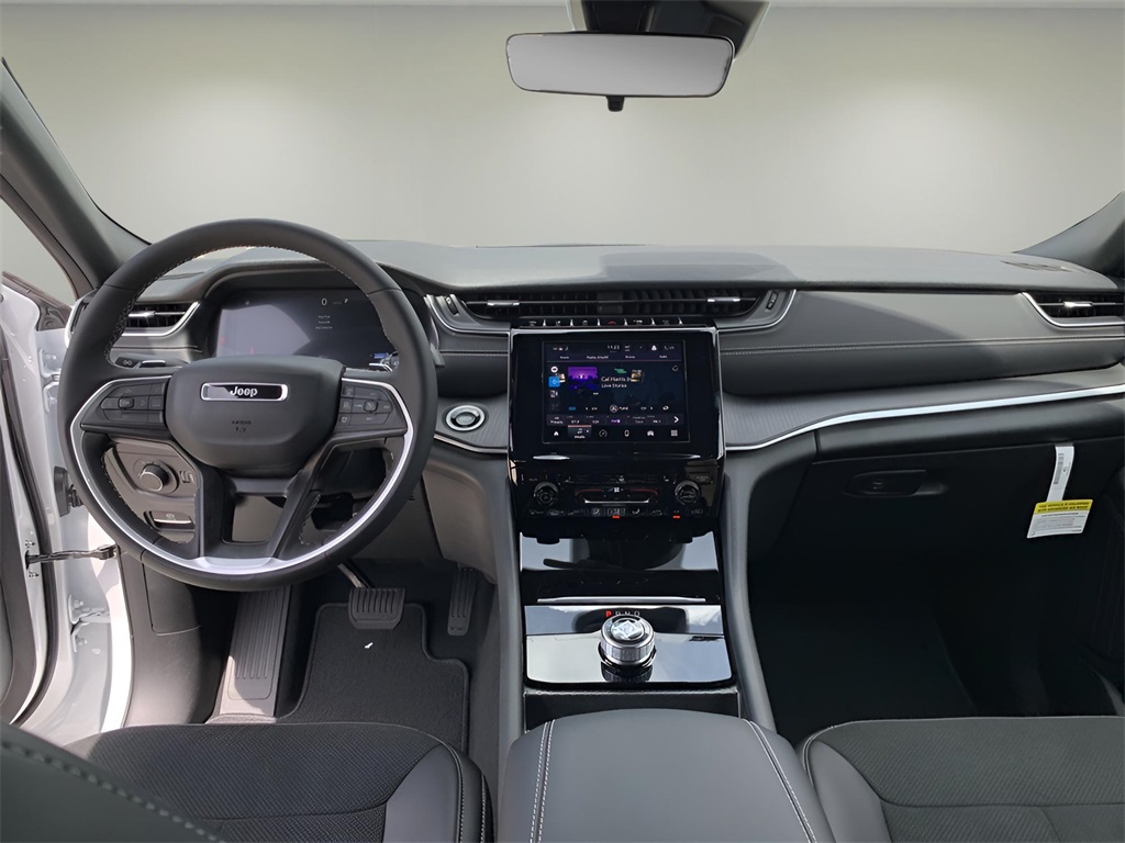 2025 Jeep Grand Cherokee Altitude X photo 12