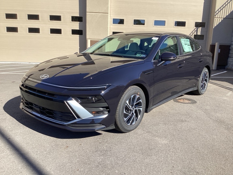 2026 Hyundai Sonata Hybrid Blue photo 3
