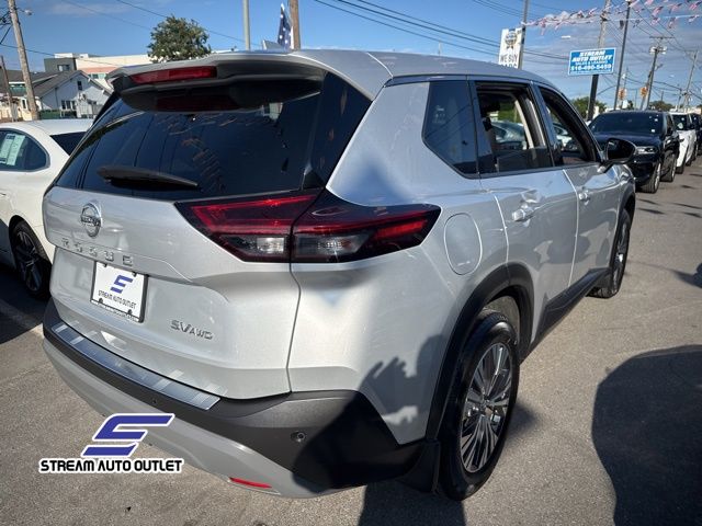 2021 Nissan Rogue SV photo 8