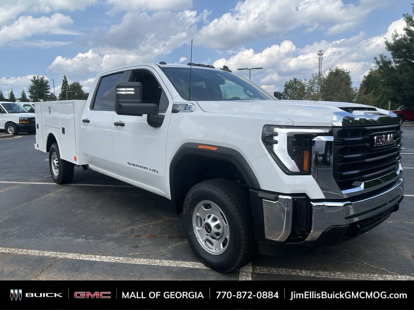 2024 GMC Sierra 2500HD Pro's photo
