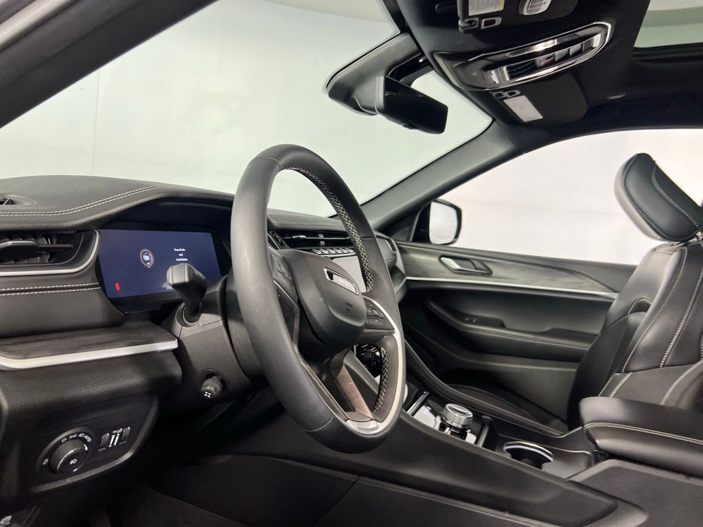 2024 Jeep Grand Cherokee Limited photo 17
