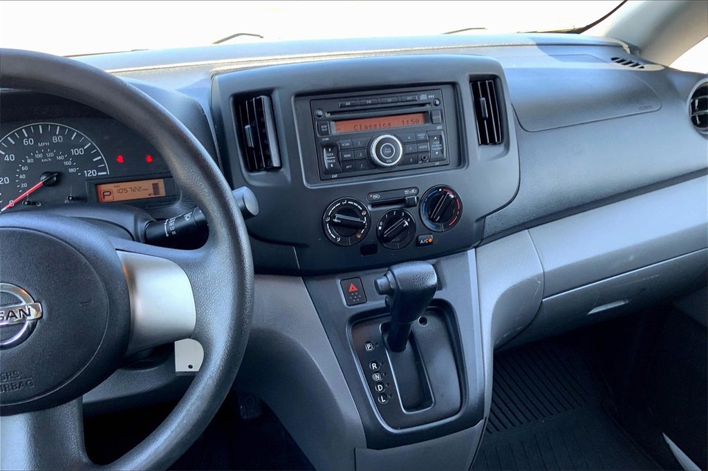 2017 Nissan NV200 S photo 6