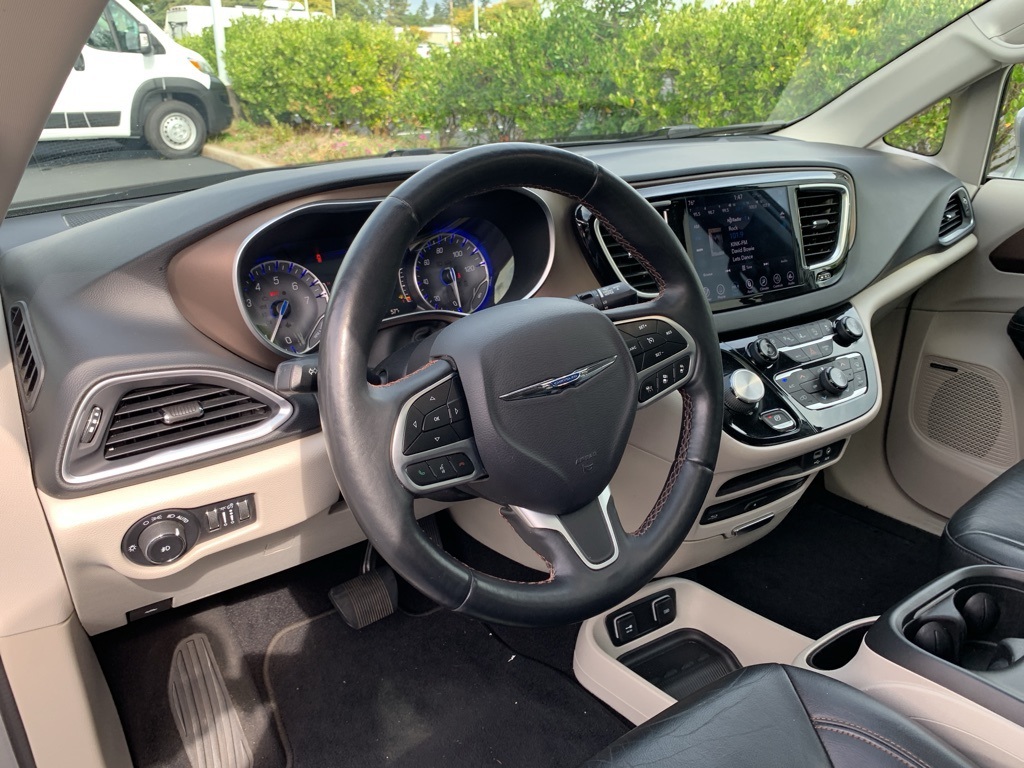 2018 Chrysler Pacifica Touring Plus photo 5