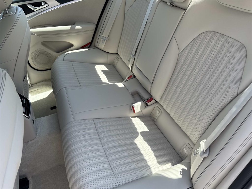 2026 Genesis G70 2.5T Prestige photo 30