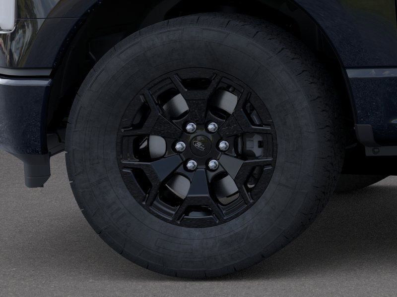 2025 Ford F-150 Lightning XLT photo 18