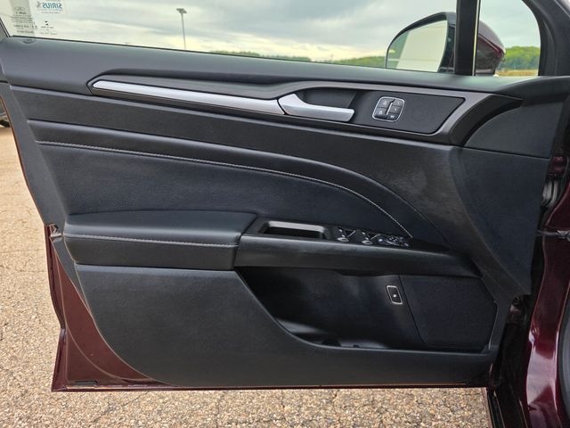 2017 Ford Fusion Energi Titanium photo 5