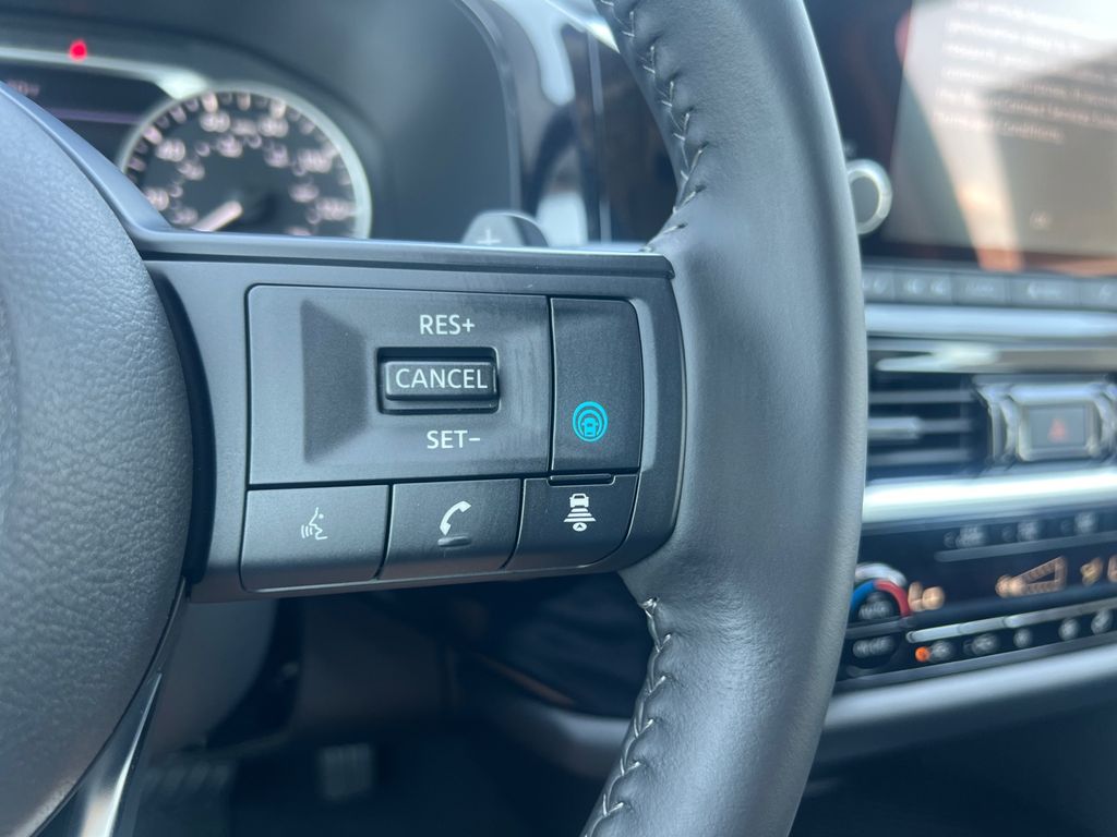 2025 Nissan Pathfinder SV photo 12