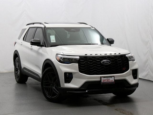 2025 Ford Explorer ST's photo