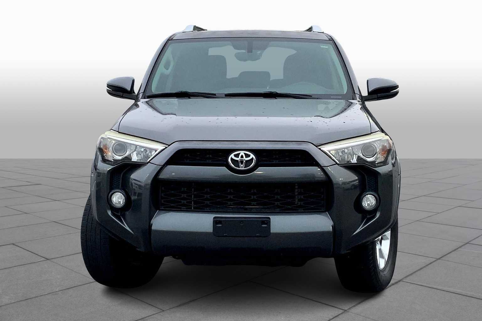 2016 Toyota 4Runner SR5 Premium photo 3