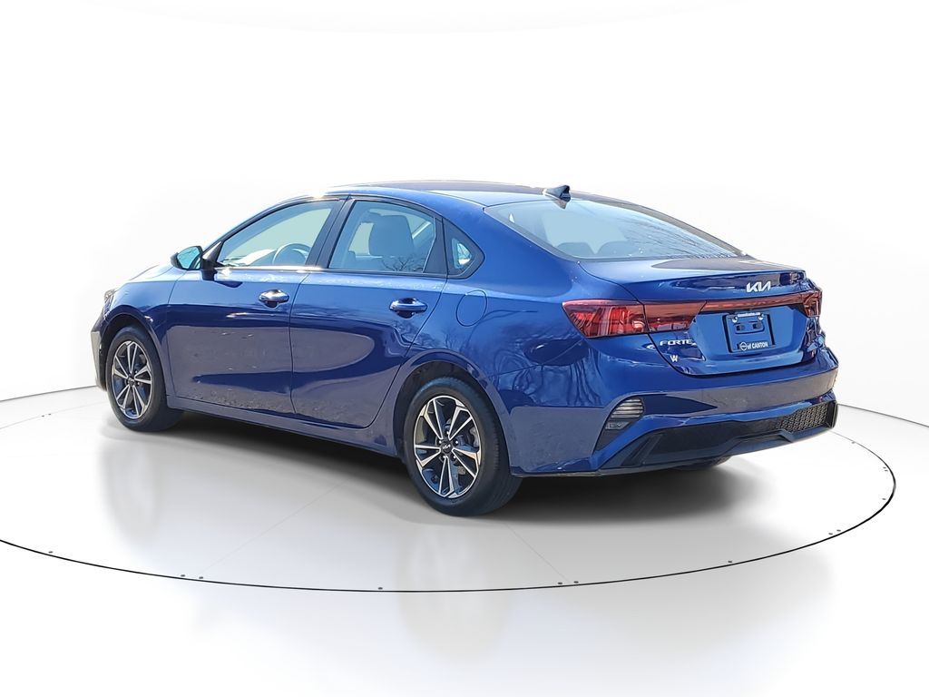 2024 Kia Forte LXS photo 3