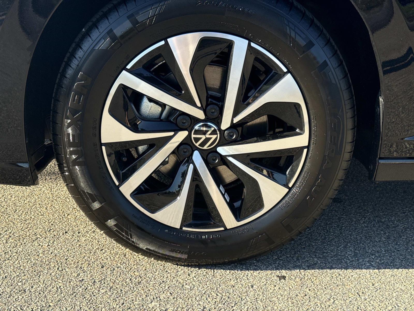 2026 Volkswagen Jetta 1.5T S photo 3