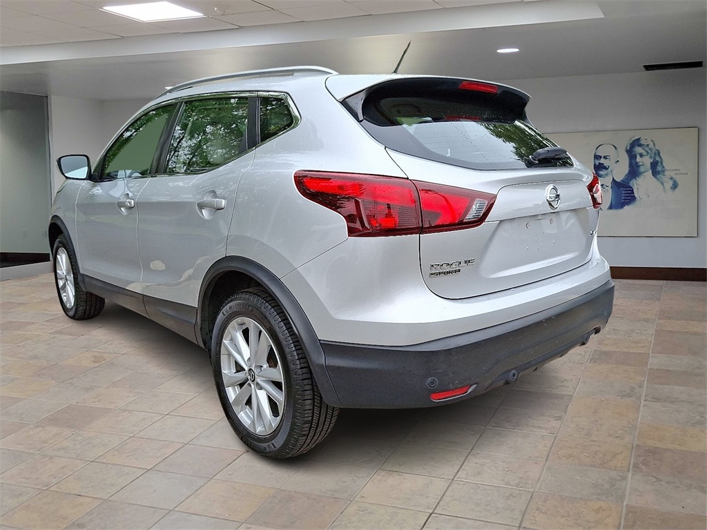 2019 Nissan Rogue Sport SV photo 3