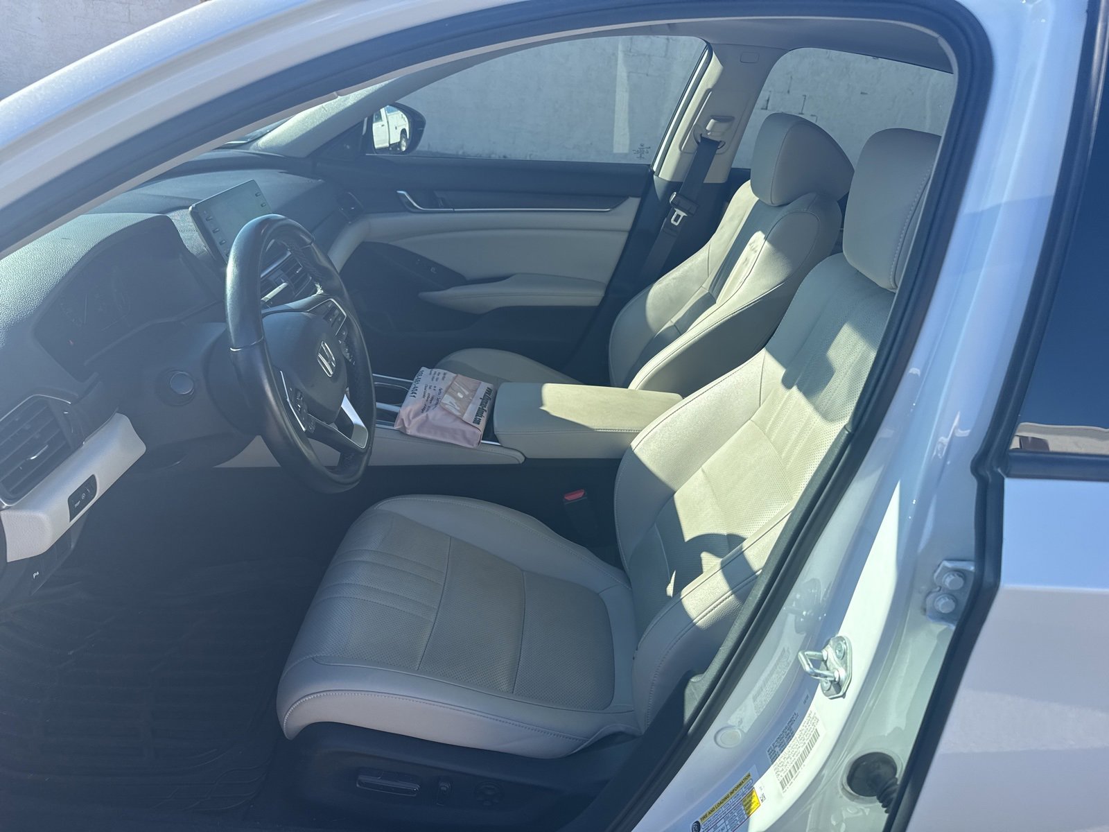 2022 Honda Accord EX-L photo 8