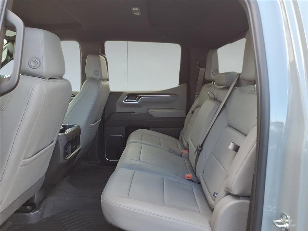 2025 Chevrolet Silverado 1500 RST photo 10