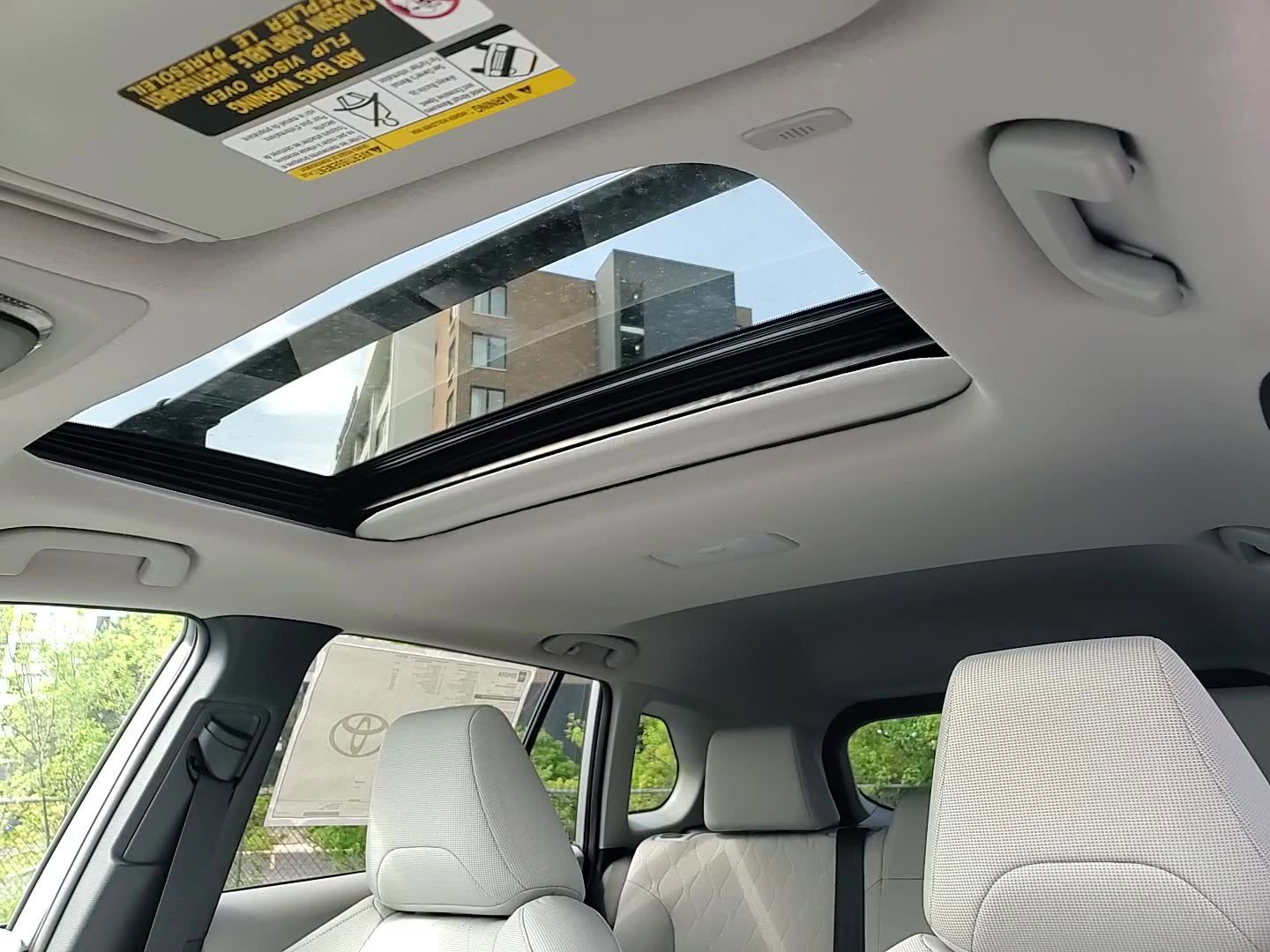 2025 Toyota Corolla Cross LE photo 23
