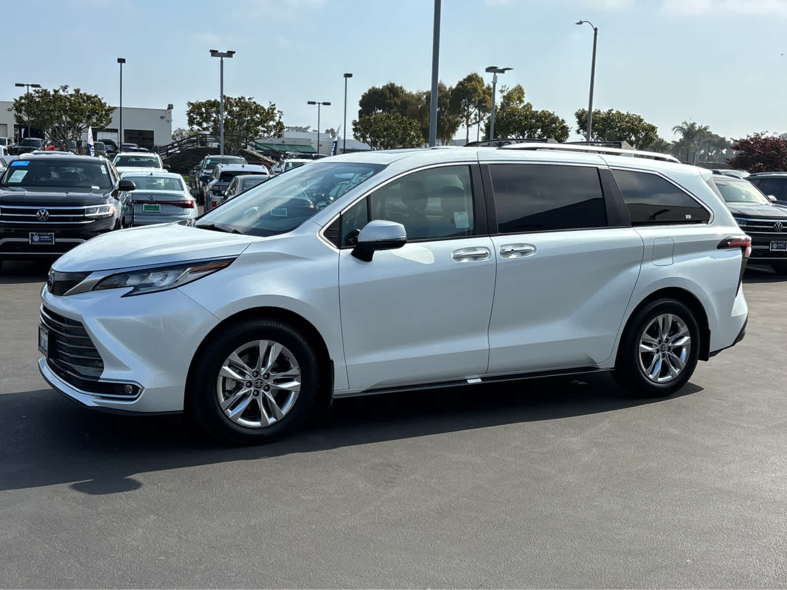 2022 Toyota Sienna Limited photo 7