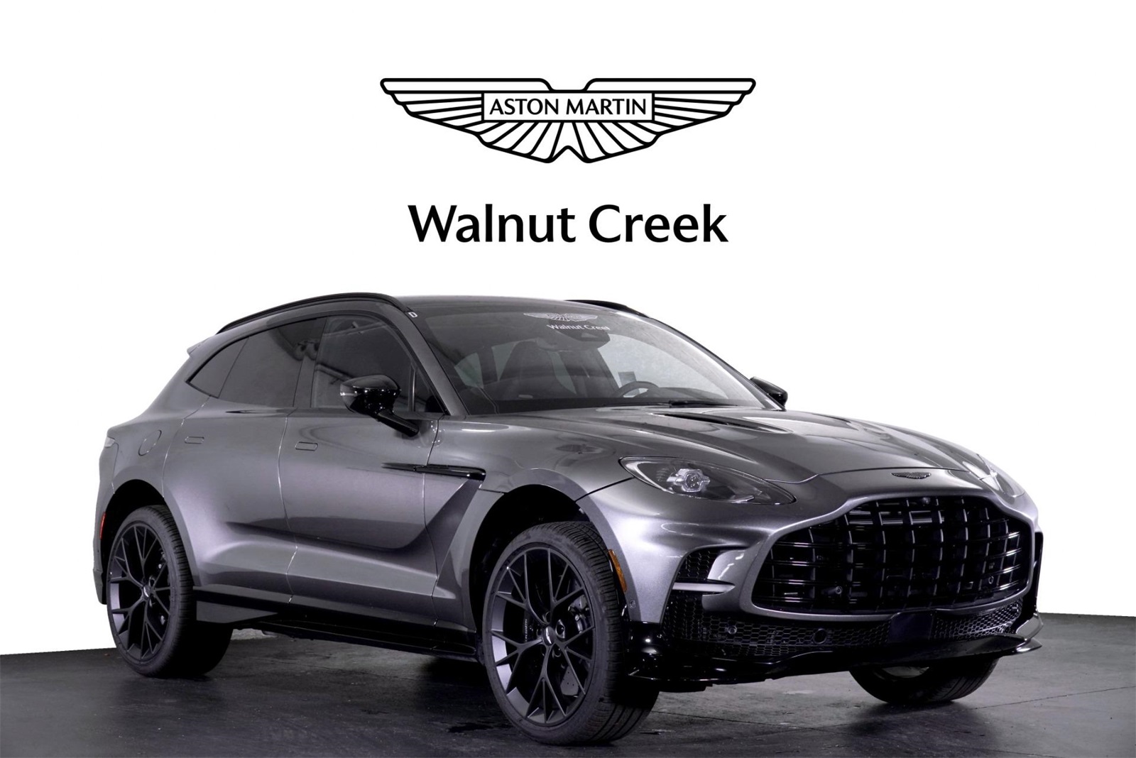 2025 Aston Martin DBX 707's photo