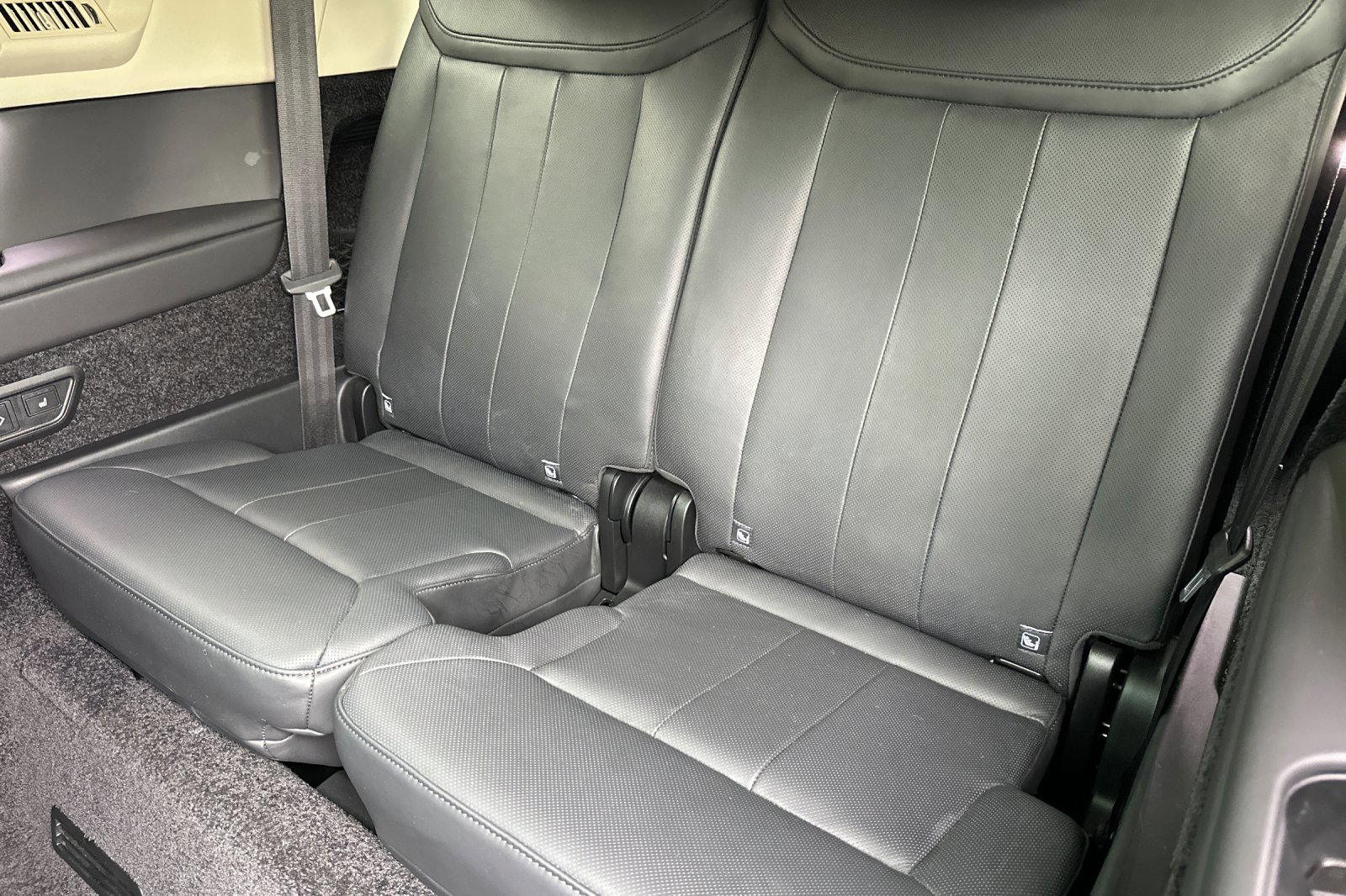 2023 Land Rover Range Rover SE photo 27