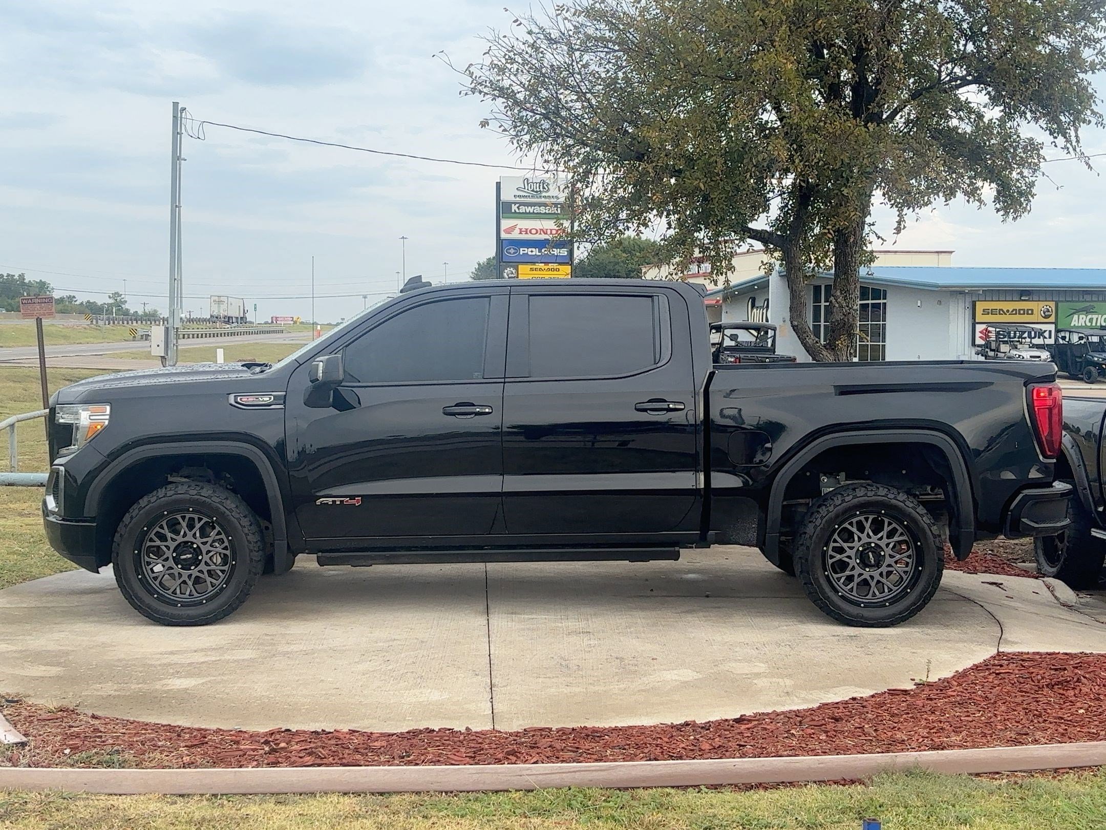 2021 GMC Sierra 1500 AT4's photo