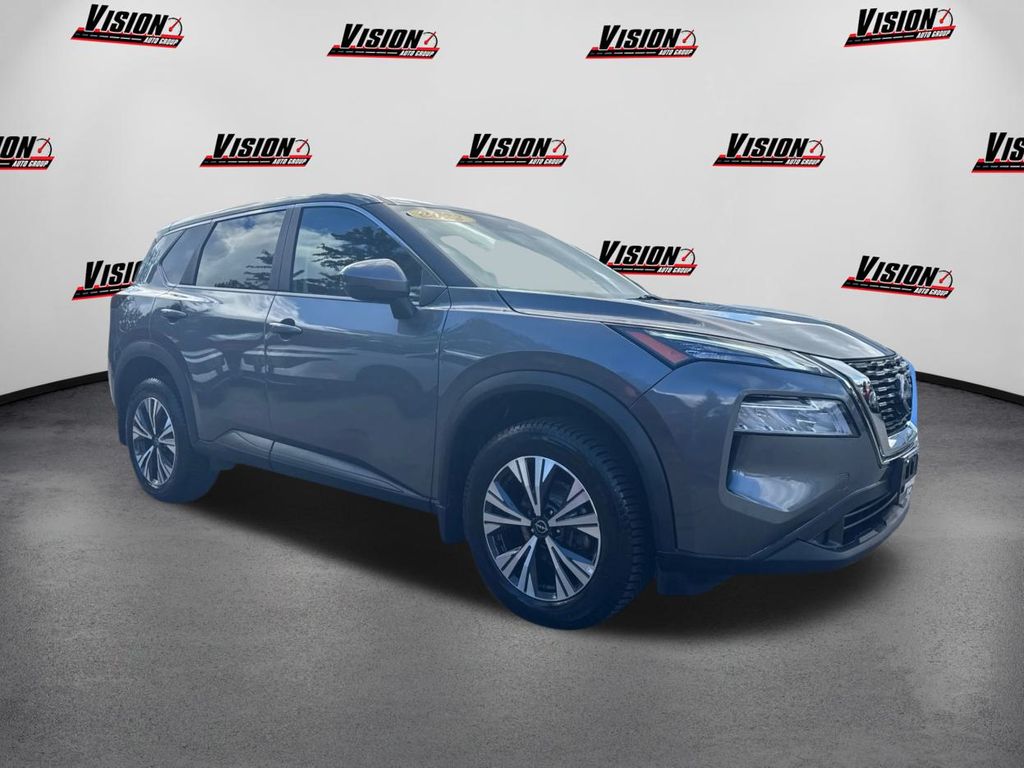 2022 Nissan Rogue SV photo 3