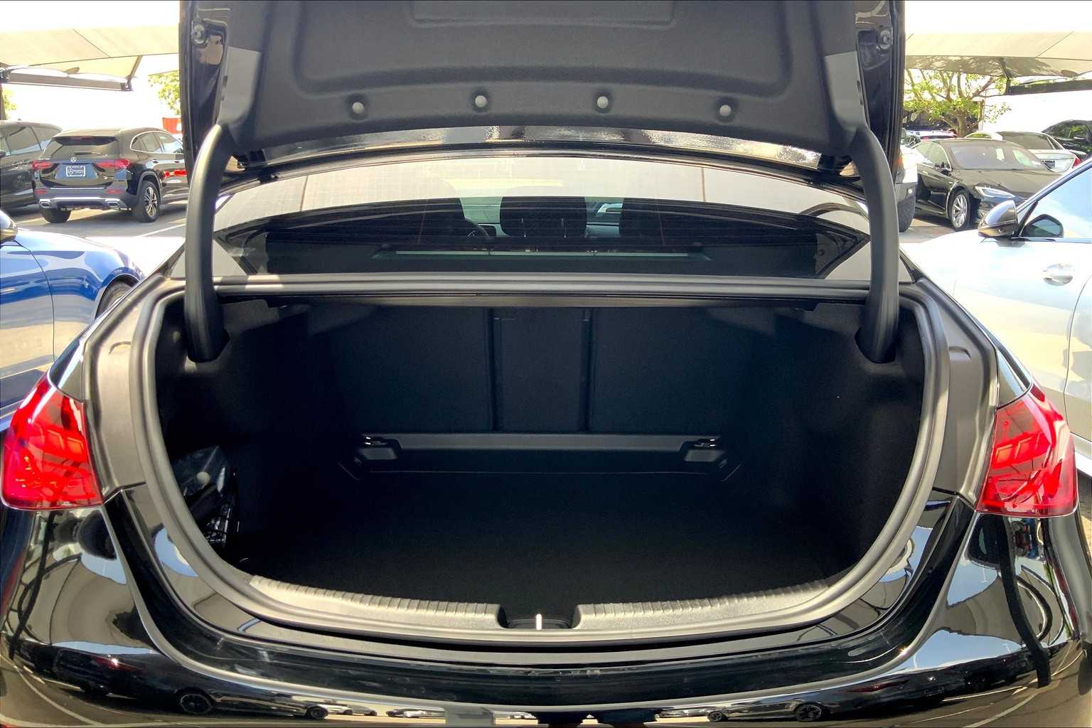 2025 Mercedes Benz C 300 4MATIC photo 14