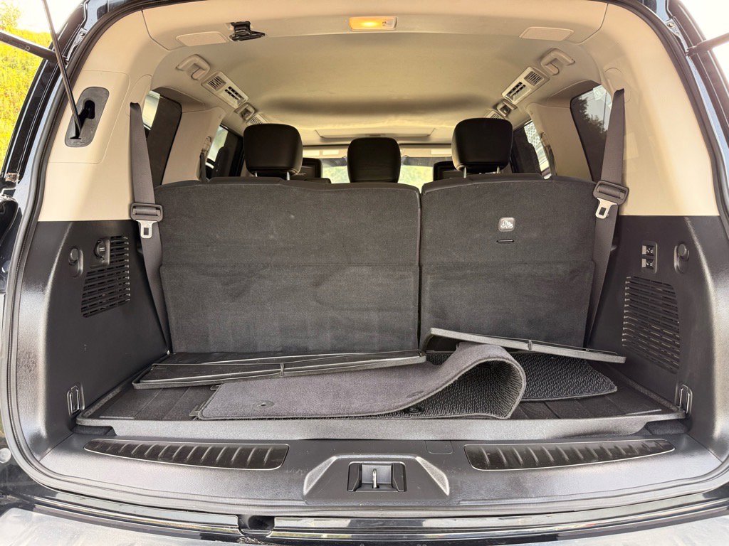 2019 Infiniti QX80 Luxe photo 21