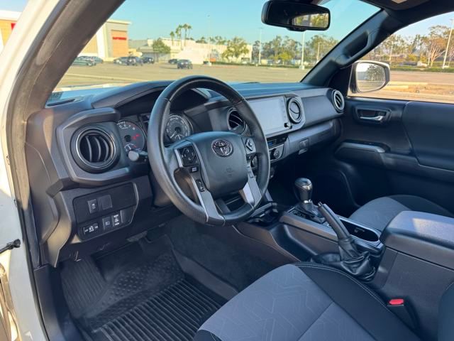 2023 Toyota Tacoma TRD Off-Road photo 9