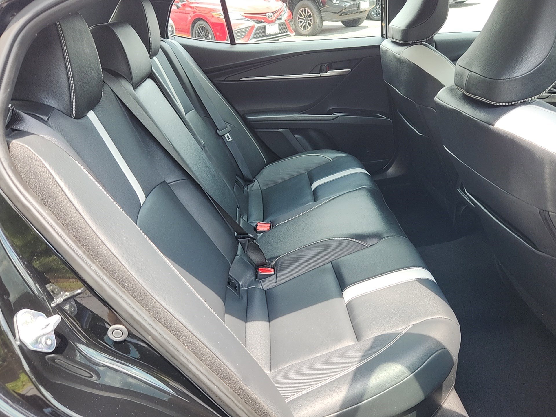 2025 Toyota Camry SE photo 25