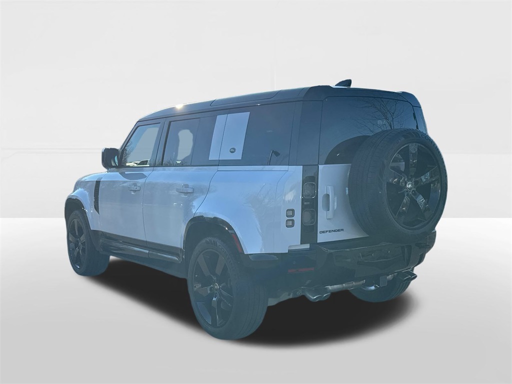 2023 Land Rover Defender 110 V8 photo 2
