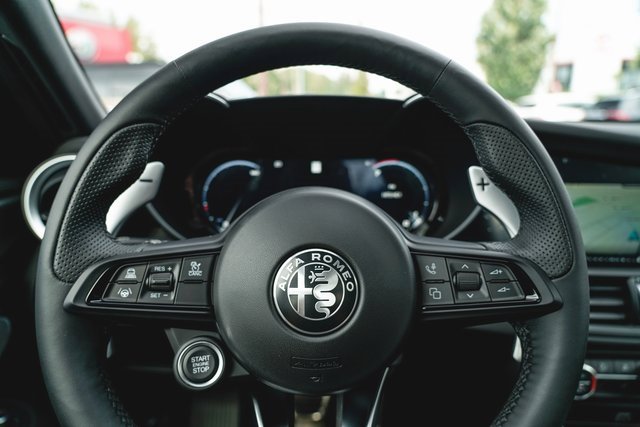 2025 Alfa Romeo Giulia Base photo 22