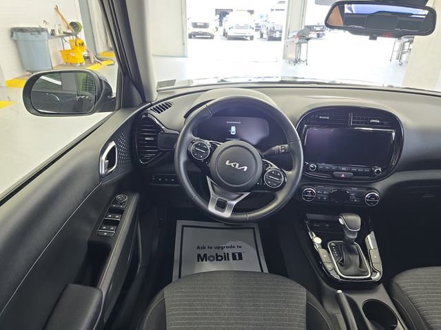 2023 Kia Soul EX photo 13