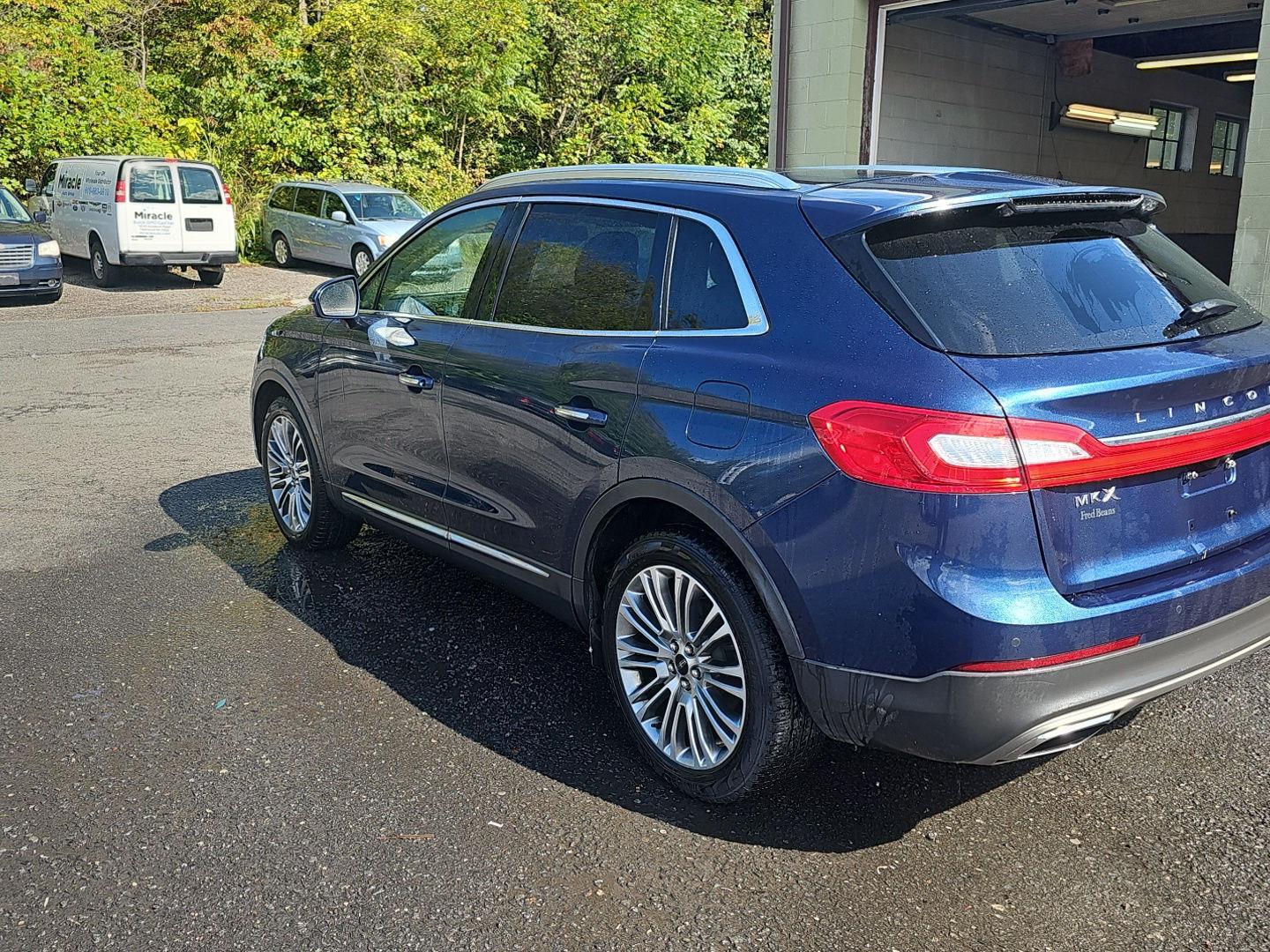 2017 Lincoln MKX Reserve photo 4