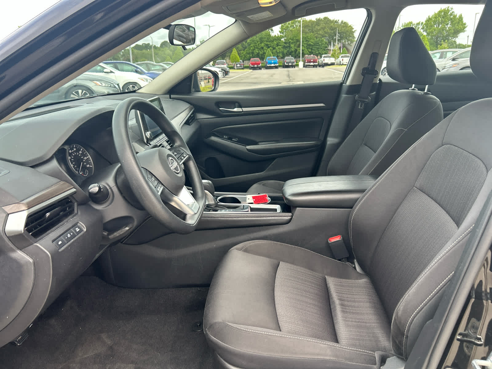 2023 Nissan Altima 2.5 SV photo 7