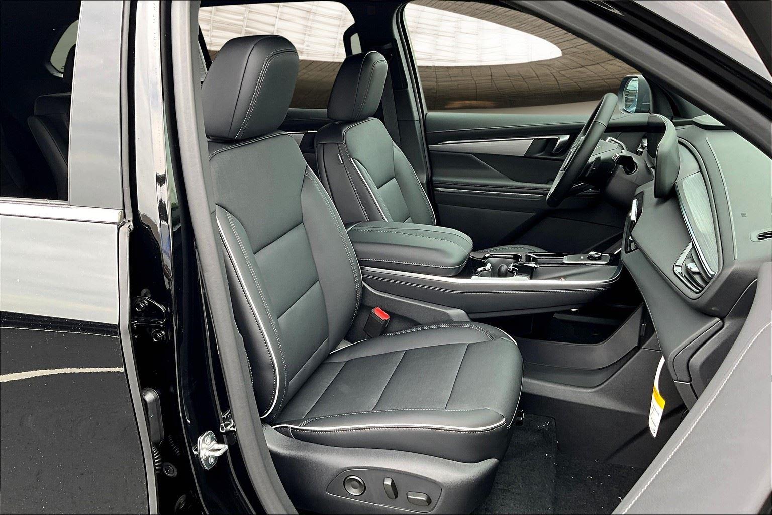 2025 Buick Enclave Preferred photo 10