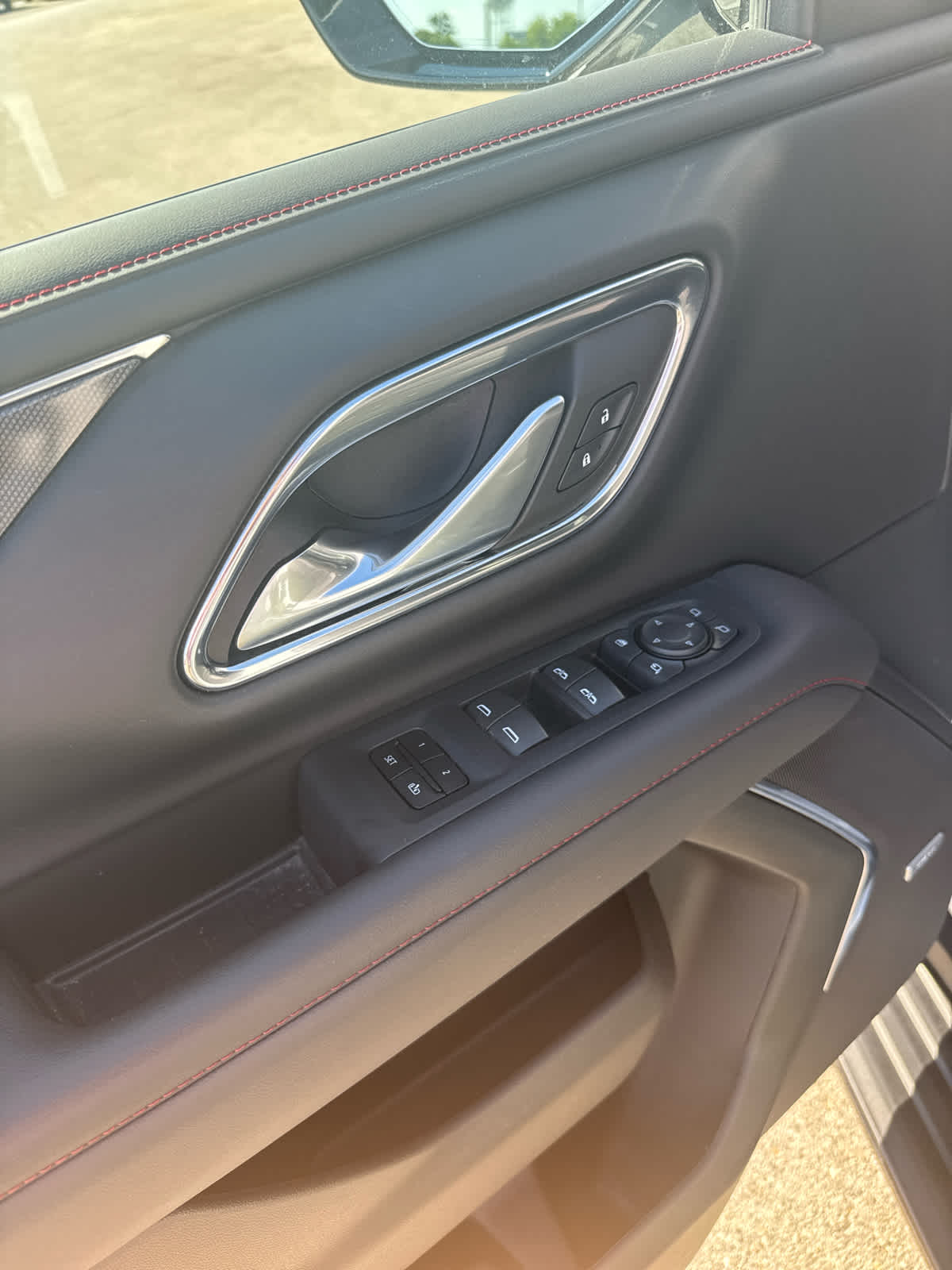 2022 Chevrolet Tahoe RST photo 12
