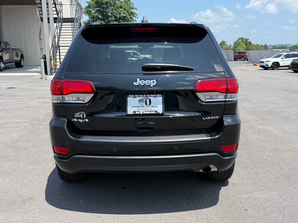 2021 Jeep Grand Cherokee Laredo photo 4
