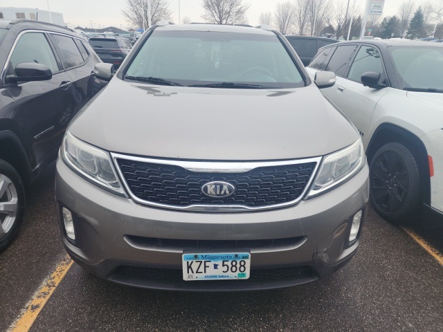 Used 2015 Kia Sorento LX with VIN 5XYKTCA63FG600549 for sale in Shakopee, MN