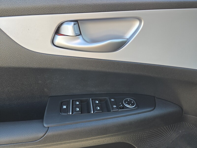2023 Kia Forte LXS photo 17