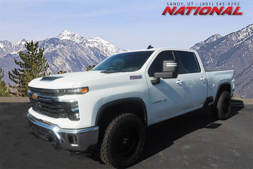 2024 Chevrolet Silverado 2500HD LT's photo