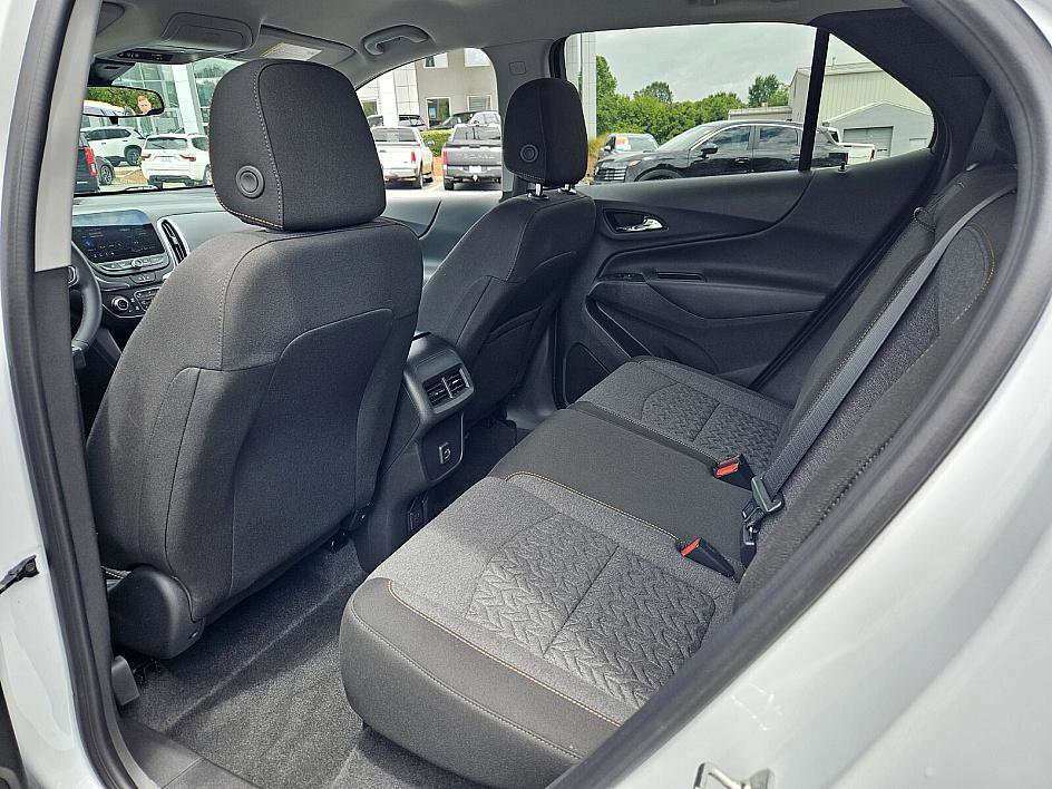 2024 Chevrolet Equinox LT photo 7
