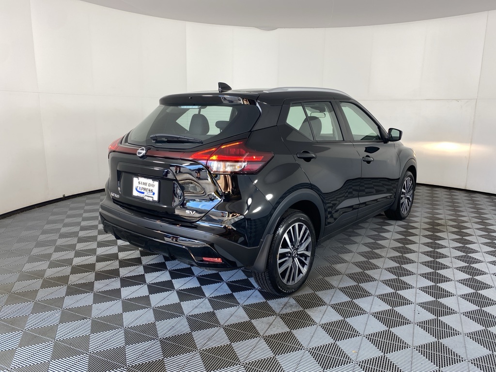 2023 Nissan Kicks SV photo 8