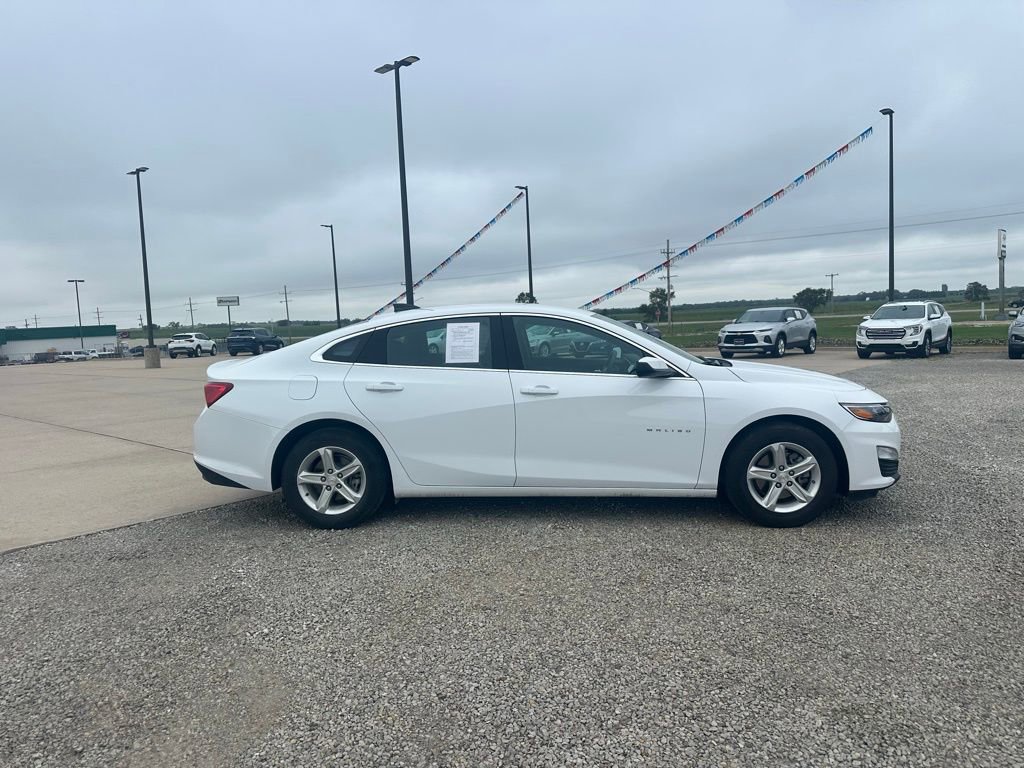 2024 Chevrolet Malibu LS photo 2