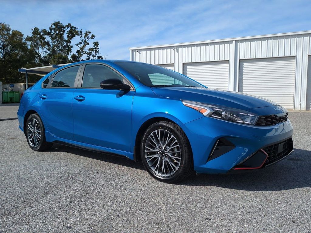 2023 Kia Forte GT-Line photo 2