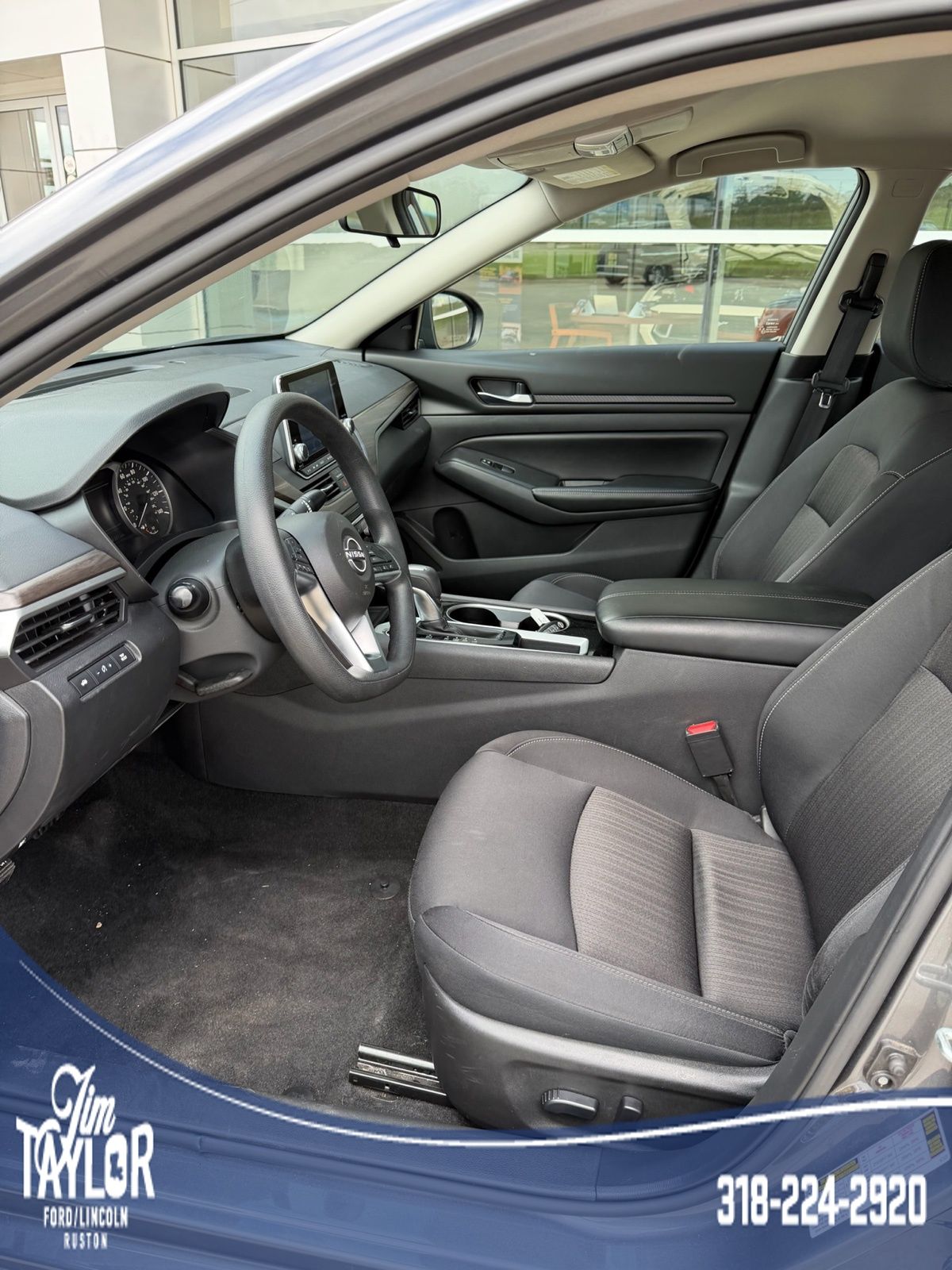 2024 Nissan Altima 2.5 SV photo 2