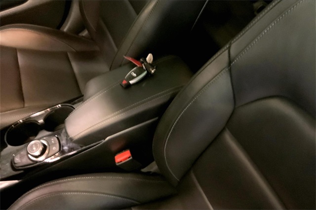 2018 Infiniti QX30 Premium photo 12